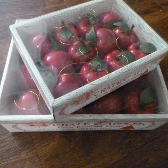 2 BOXES CRATE O' APPLES - GLOSSY RED APPLE ORNAMENTS BRADFORD FARMSw/BONUS BELL - Picture 11 of 13